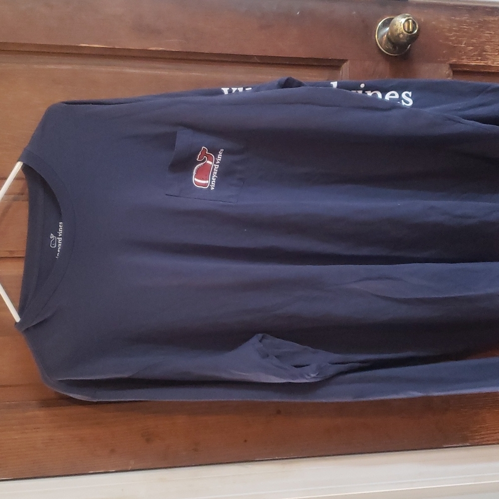 Vineyard Vines long-sleeved graphic tee